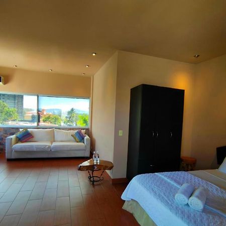 La Zona Hostel Σαν Σαλβαντόρ Εξωτερικό φωτογραφία