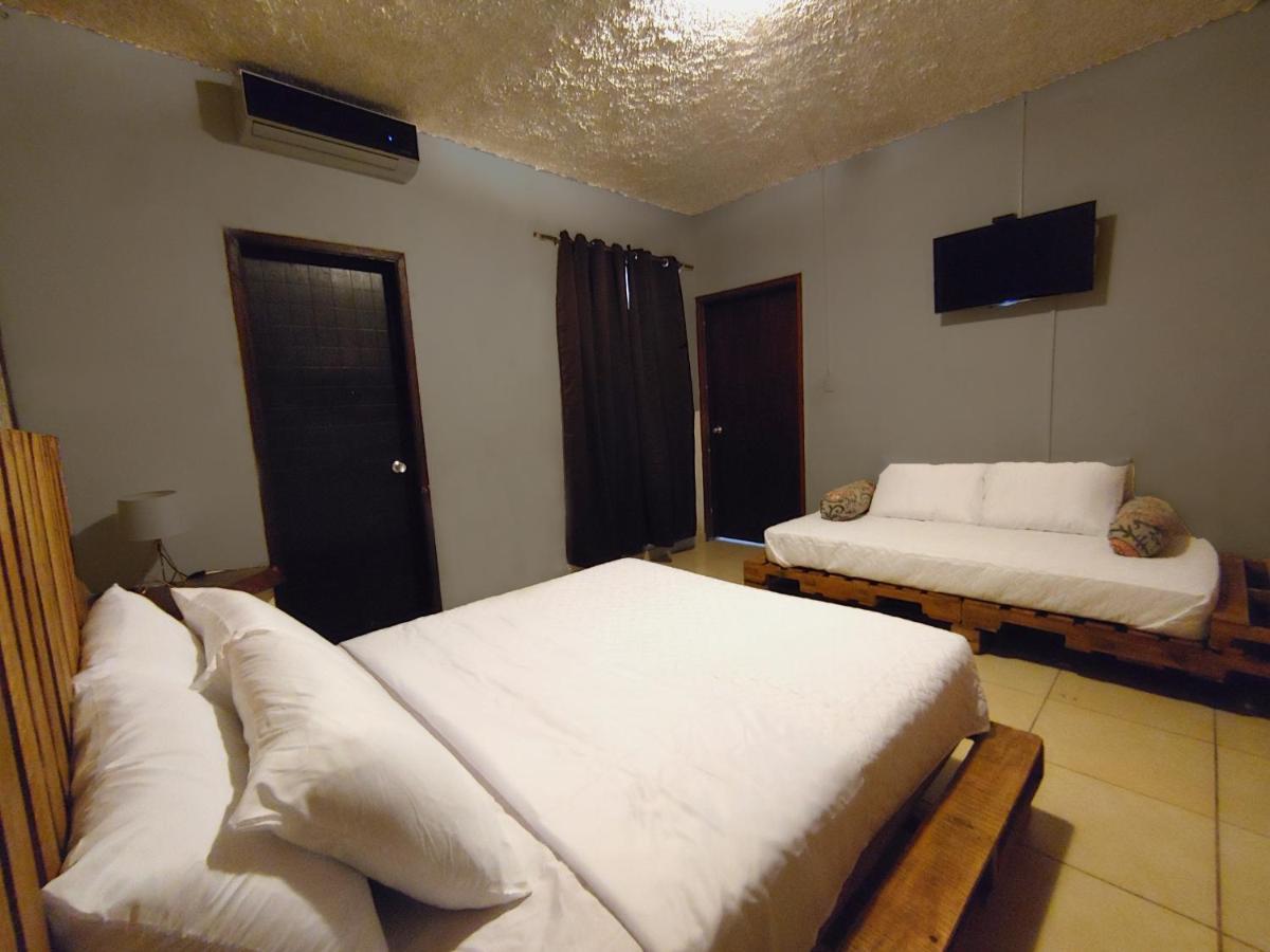 La Zona Hostel Σαν Σαλβαντόρ Εξωτερικό φωτογραφία