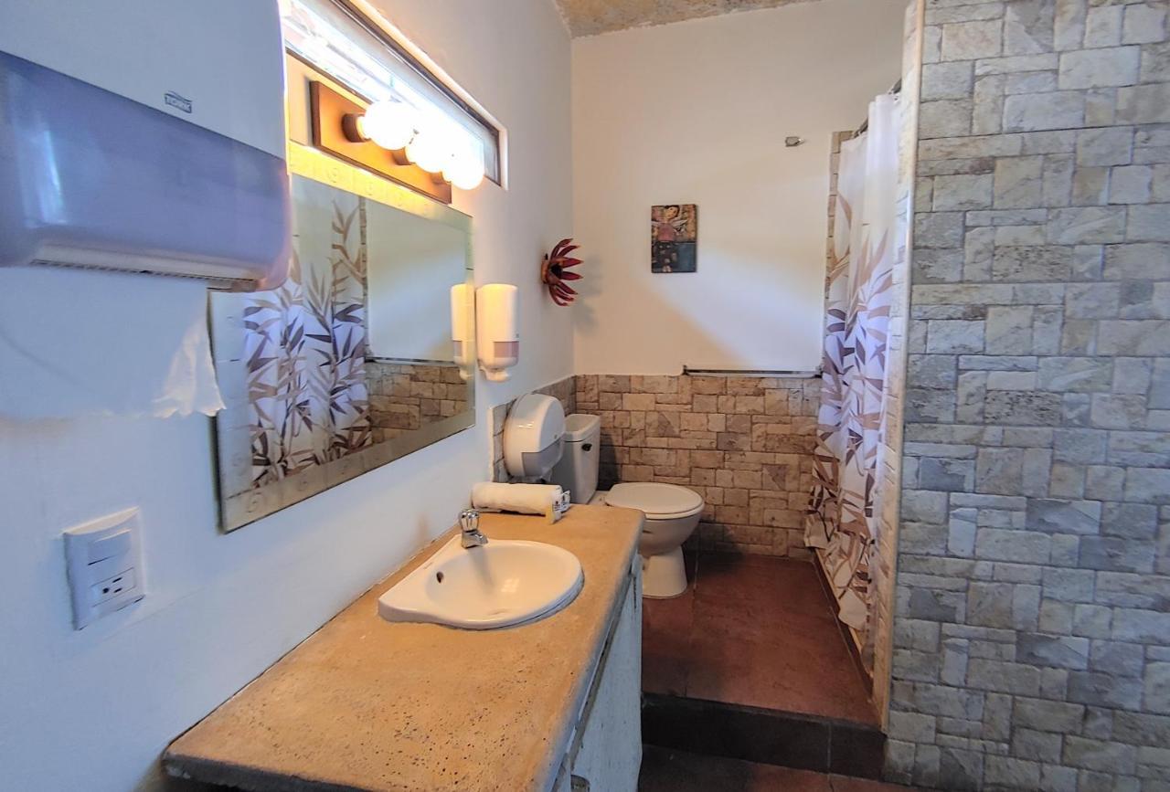 La Zona Hostel Σαν Σαλβαντόρ Εξωτερικό φωτογραφία