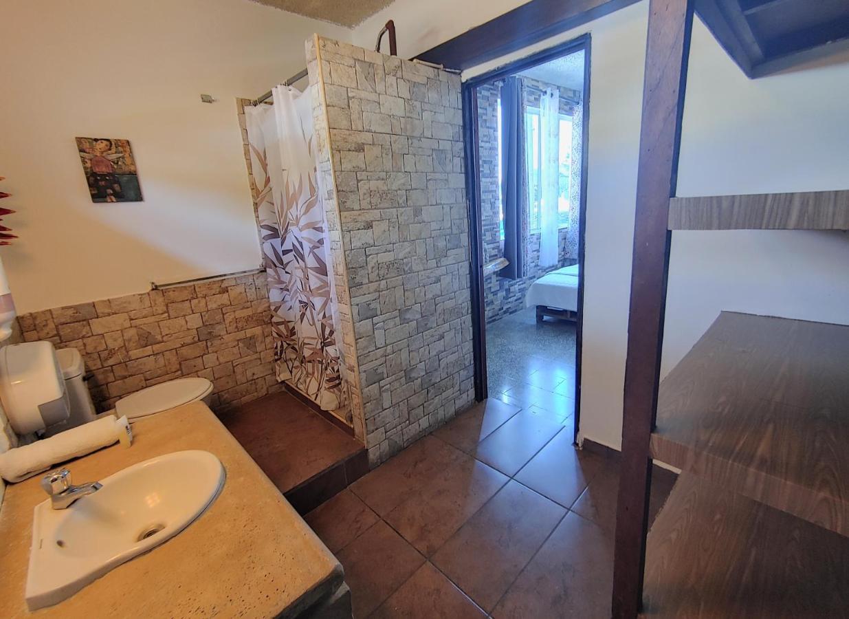La Zona Hostel Σαν Σαλβαντόρ Εξωτερικό φωτογραφία