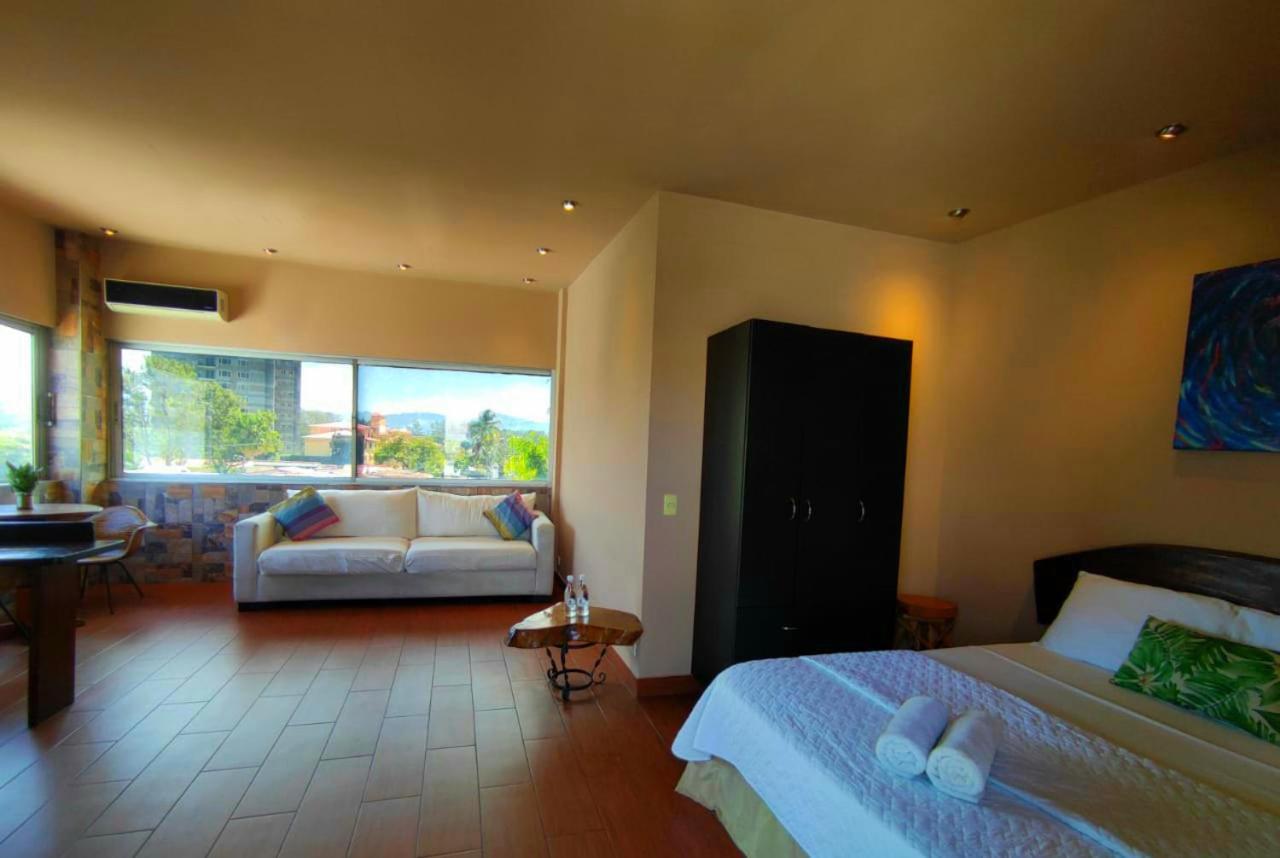 La Zona Hostel Σαν Σαλβαντόρ Εξωτερικό φωτογραφία
