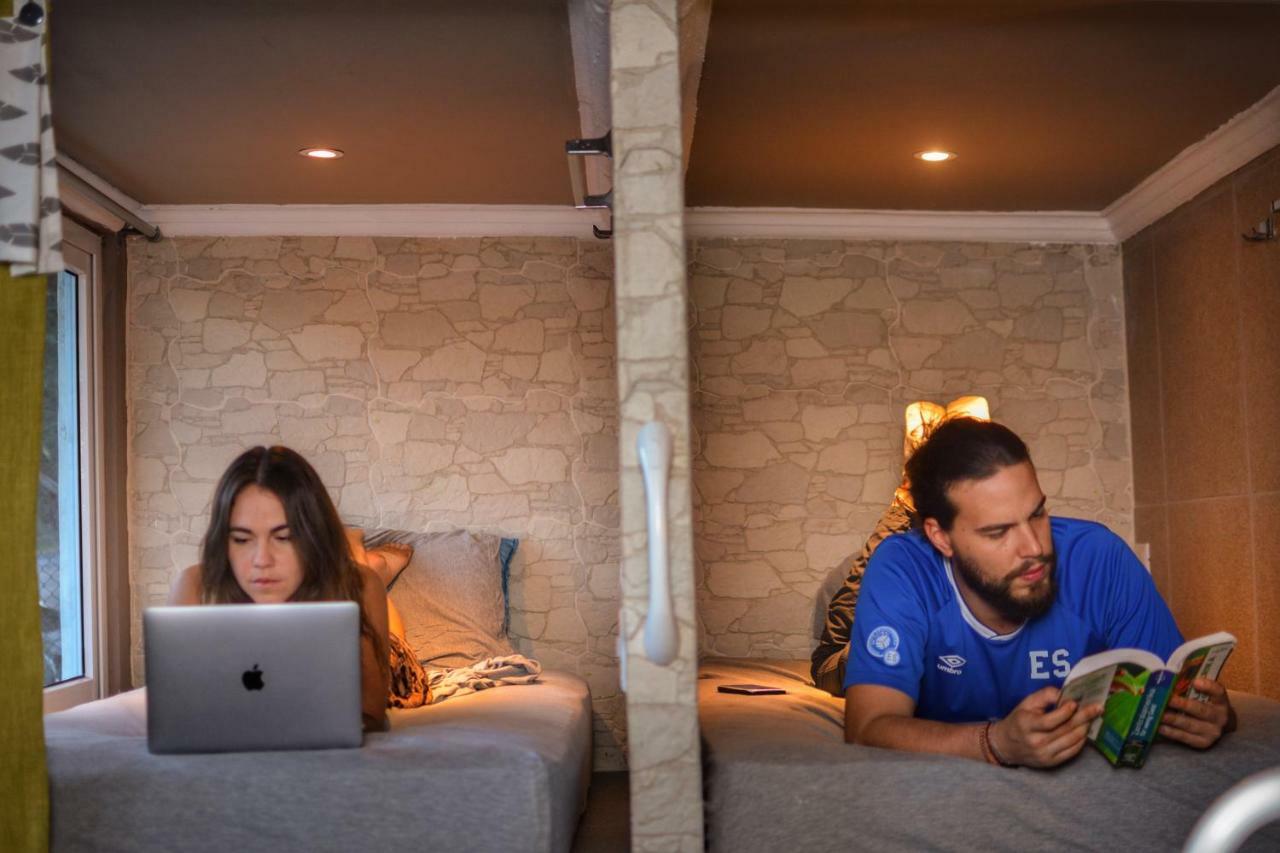 La Zona Hostel Σαν Σαλβαντόρ Εξωτερικό φωτογραφία